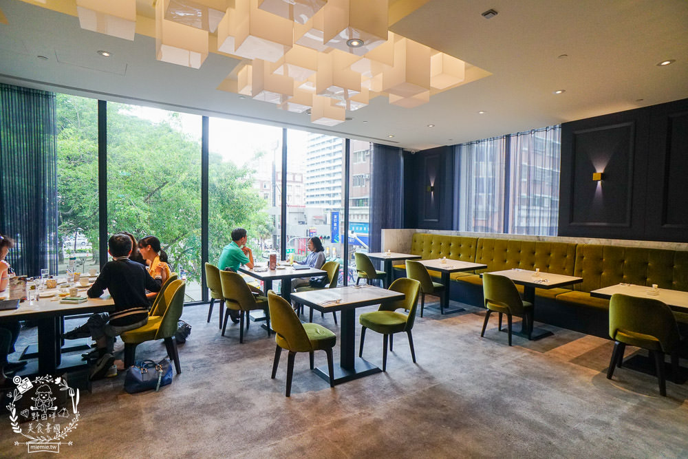 艾可廚坊Fusion Restaurant & Bar|隱藏在帕可麗酒店的森林系超精緻義法料理!極致銷魂的煙燻鴨胸肉美味必點!