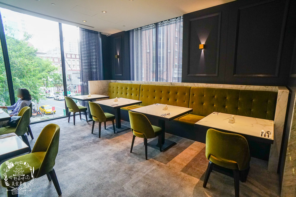 艾可廚坊Fusion Restaurant & Bar|隱藏在帕可麗酒店的森林系超精緻義法料理!極致銷魂的煙燻鴨胸肉美味必點!