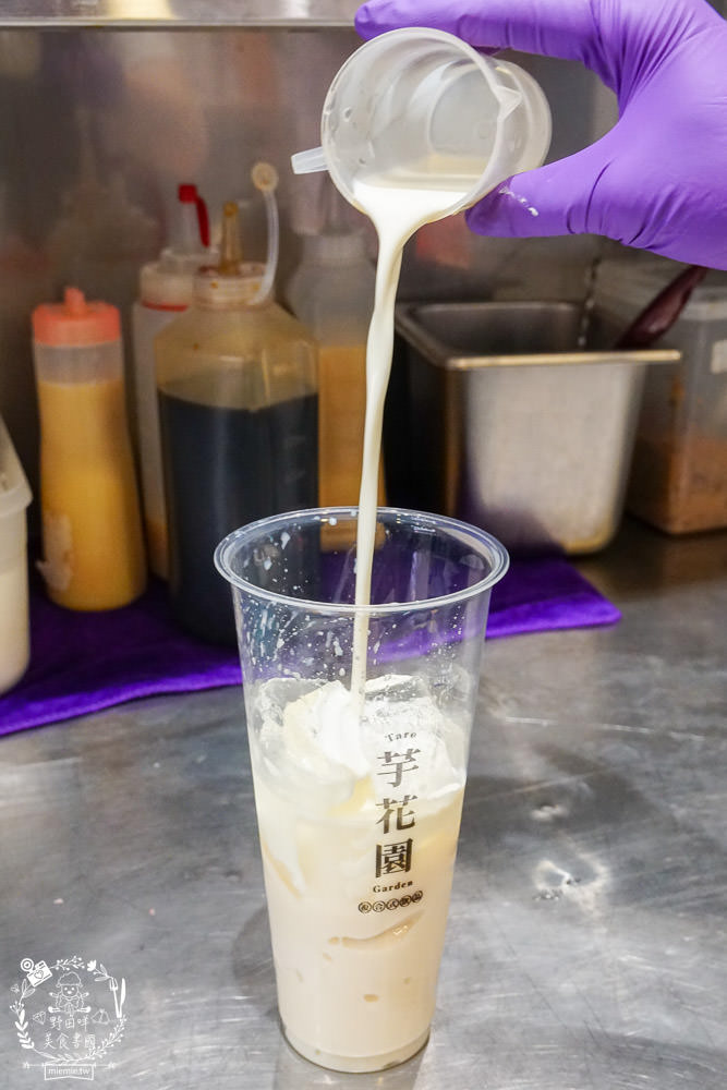 高雄[芋花園瑞隆店]溫暖的冬季甜湯銷魂上線囉!黑金燒仙草配料滿滿滿!紫想芋見泥有超Q彈紅白湯圓?