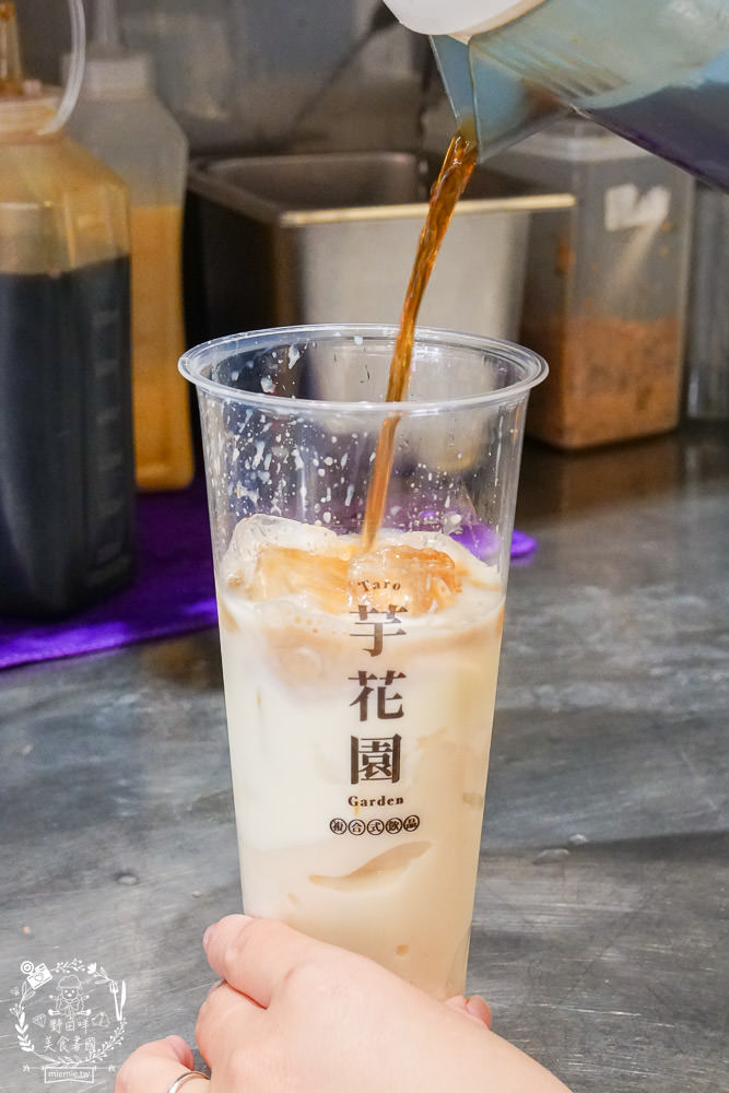 高雄[芋花園瑞隆店]溫暖的冬季甜湯銷魂上線囉!黑金燒仙草配料滿滿滿!紫想芋見泥有超Q彈紅白湯圓?