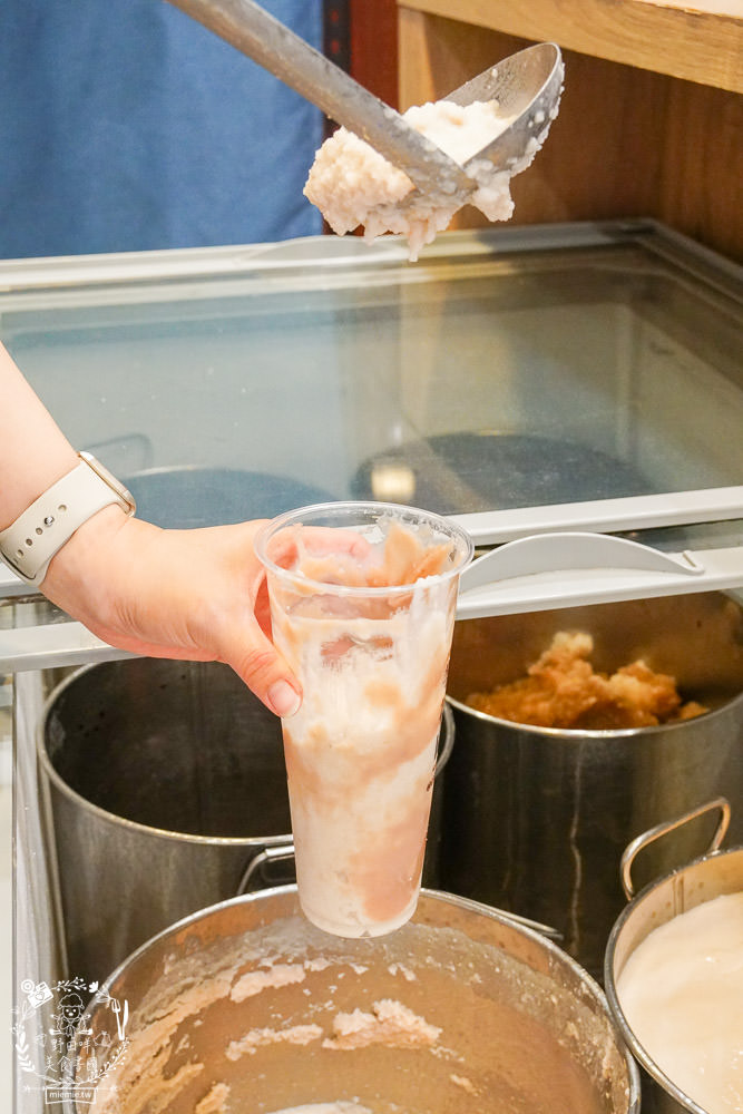 高雄[芋花園瑞隆店]溫暖的冬季甜湯銷魂上線囉!黑金燒仙草配料滿滿滿!紫想芋見泥有超Q彈紅白湯圓?