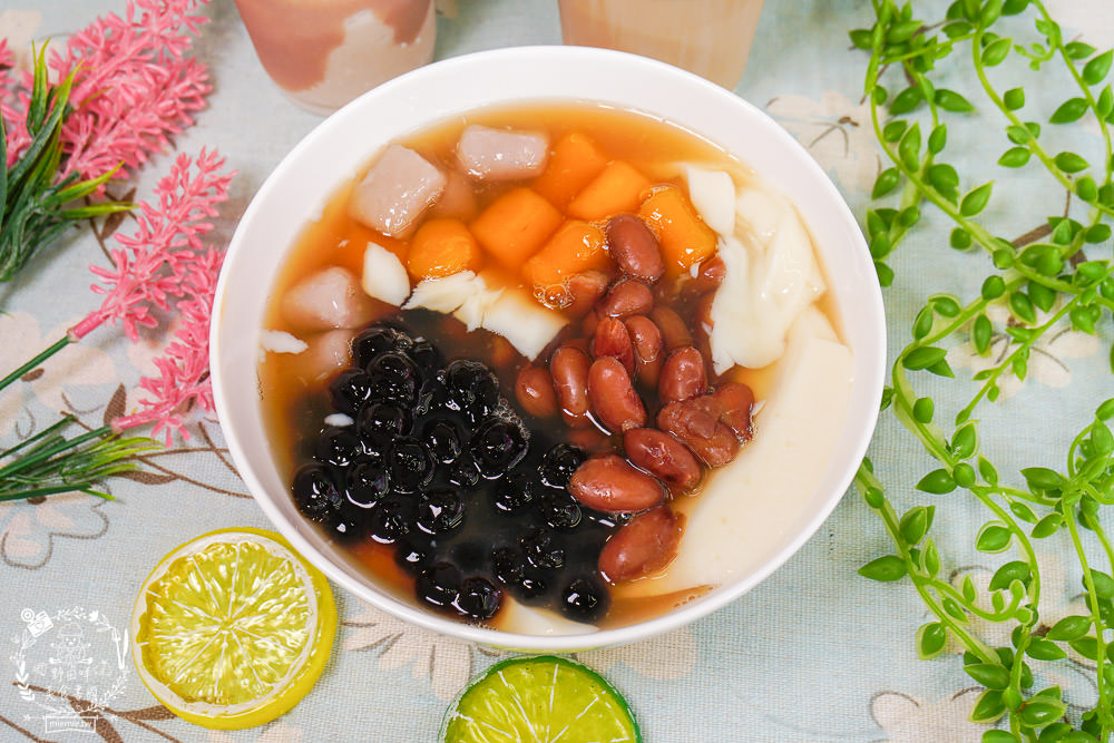 高雄[芋花園瑞隆店]溫暖的冬季甜湯銷魂上線囉!黑金燒仙草配料滿滿滿!紫想芋見泥有超Q彈紅白湯圓?