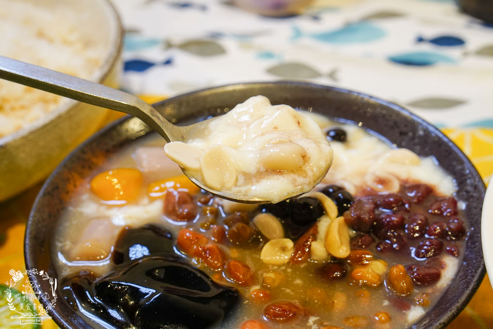 高雄[芋花園大豐店]零澱粉豆花品嘗起來無負擔!小芋圓芋頭沙美到像一幅油畫?三民甜品飲料店推薦!