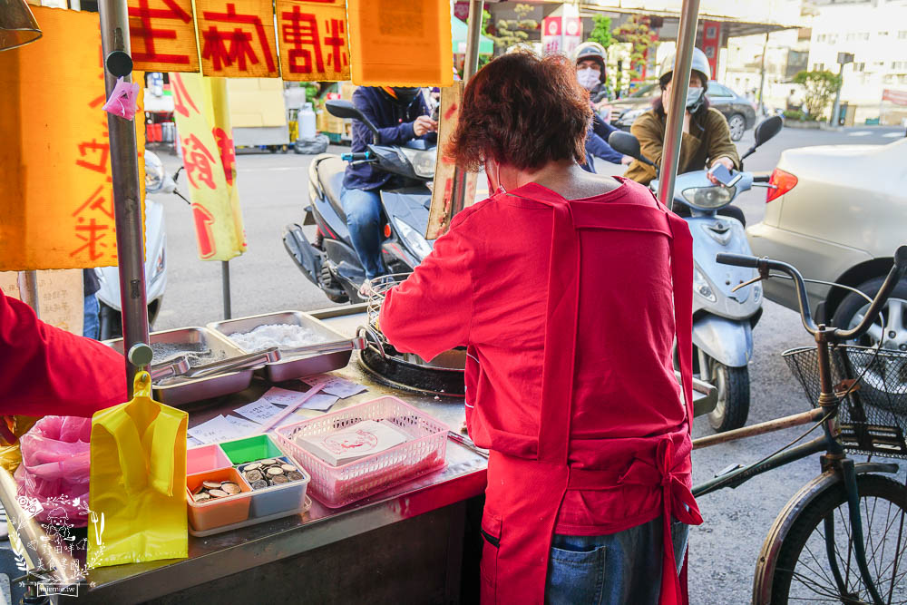 高雄[芋見蘇媽媽-五甲白糖粿]超人氣爆漿起司芋泥球無敵牽絲!假日要排隊一小時?CP值超高銅板美食!
