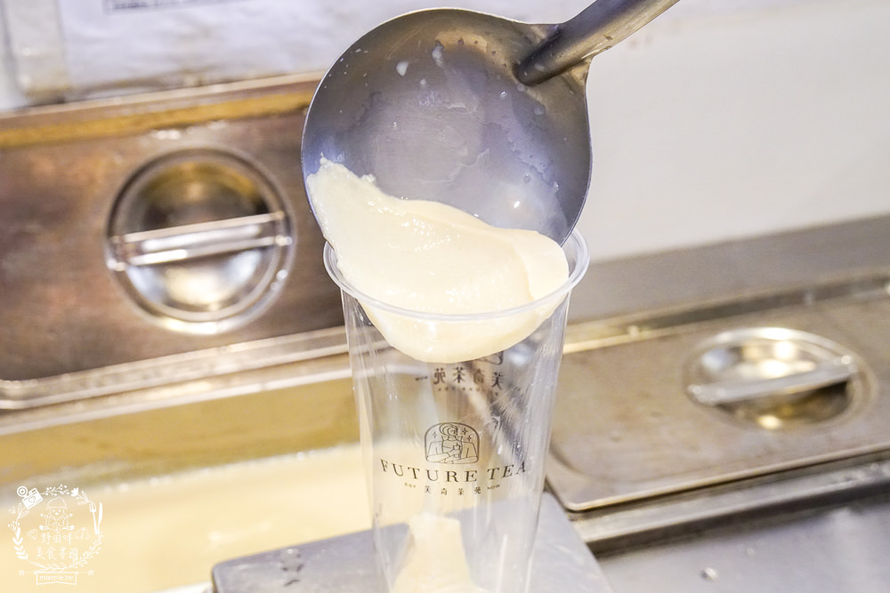 高雄[芙奇茶苑]新推超透心涼的夢幻西瓜飲品!人氣飲品一年創下5萬杯的銷售佳績!獨特的豆乳豆花配飲料人氣必點!