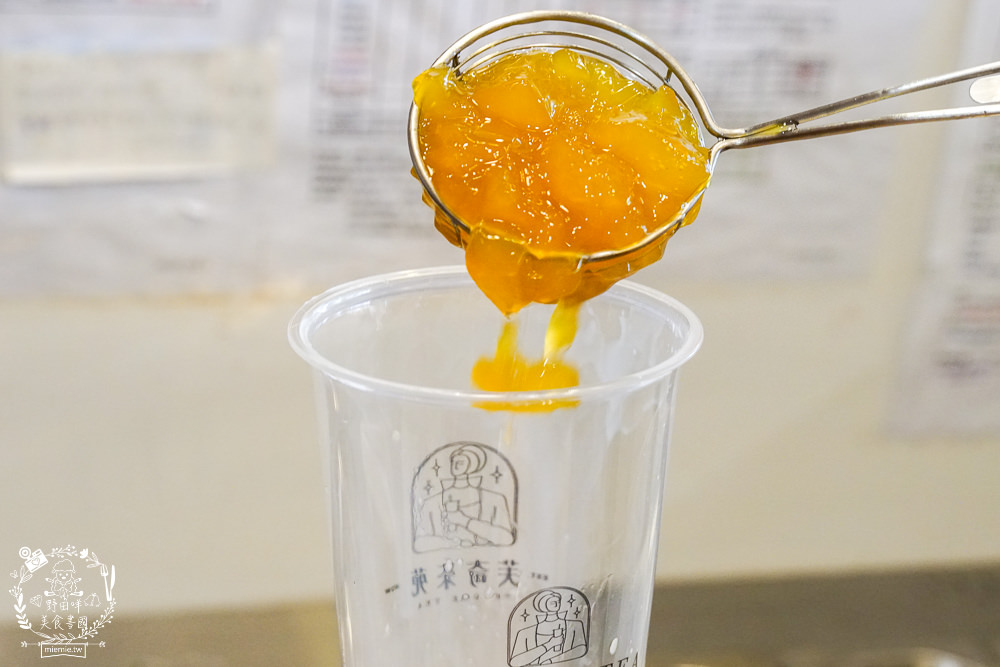 高雄[芙奇茶苑]新推超透心涼的夢幻西瓜飲品!人氣飲品一年創下5萬杯的銷售佳績!獨特的豆乳豆花配飲料人氣必點!