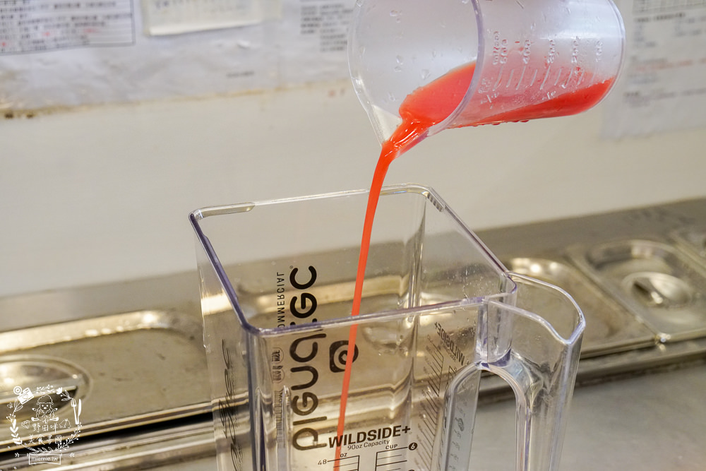 高雄[芙奇茶苑]新推超透心涼的夢幻西瓜飲品!人氣飲品一年創下5萬杯的銷售佳績!獨特的豆乳豆花配飲料人氣必點!