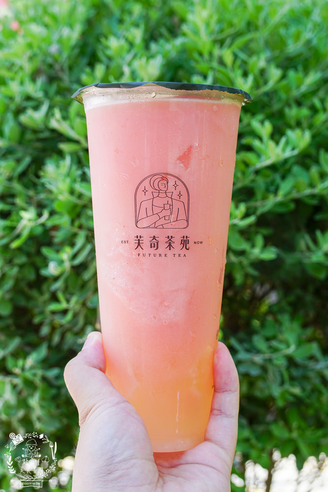 高雄[芙奇茶苑]新推超透心涼的夢幻西瓜飲品!人氣飲品一年創下5萬杯的銷售佳績!獨特的豆乳豆花配飲料人氣必點!