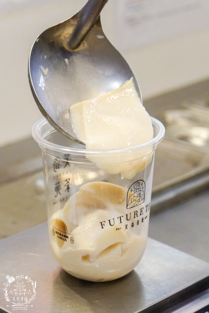 高雄[芙奇茶苑]新推超透心涼的夢幻西瓜飲品!人氣飲品一年創下5萬杯的銷售佳績!獨特的豆乳豆花配飲料人氣必點!