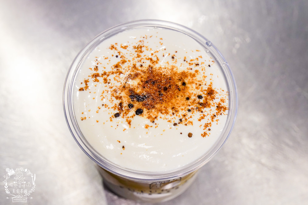 高雄[芙奇茶苑]新推超透心涼的夢幻西瓜飲品!人氣飲品一年創下5萬杯的銷售佳績!獨特的豆乳豆花配飲料人氣必點!