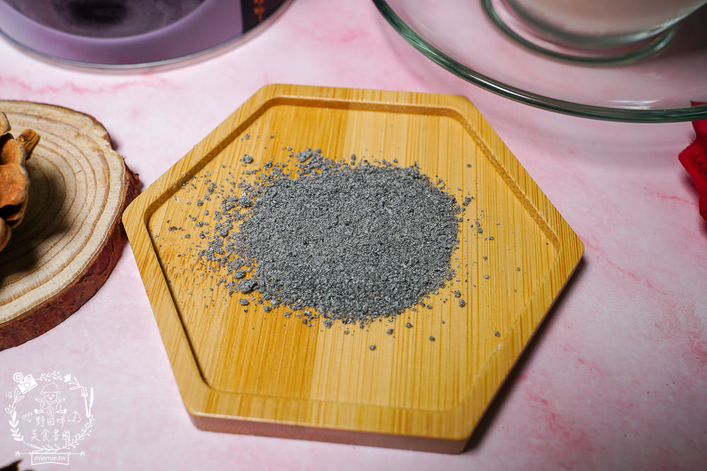 [芝初高鈣黑芝麻粉]全台首支iTi一星的高鈣黑芝麻粉!100%純黑芝麻粉細緻不結塊8倍細 才GO健康！