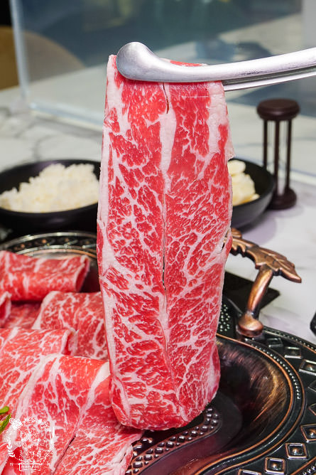 高雄[花花世界鍋物]超殺!滿6000送2000?絕美夢幻的南洋風裝潢!澎湃痛風的龍蝦海鮮套餐超無敵?
