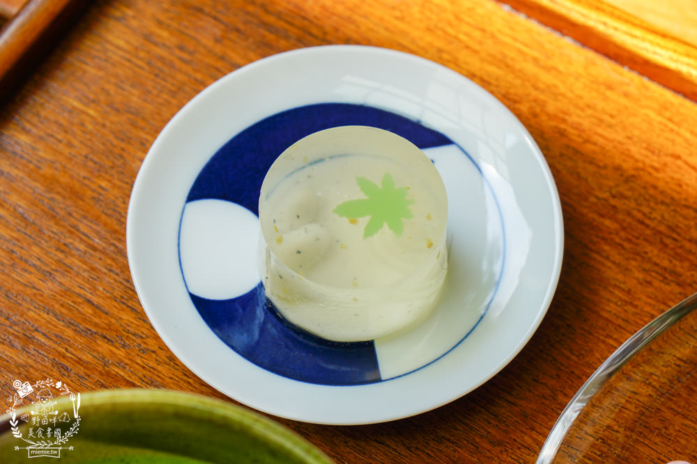 若井藝術WAKAI Arts|高雄超隱藏版一秒就能飛到京都的抹茶網美店?還有小畫廊可以欣賞?