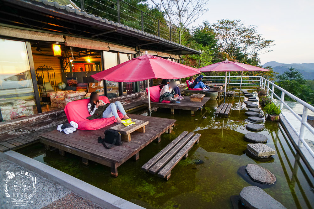 台中景觀住宿[若茵農場]第一名人氣秘境!浪漫夜景x絕美雲海x絢爛夕陽x蔚藍天空~超紓壓休閒景點