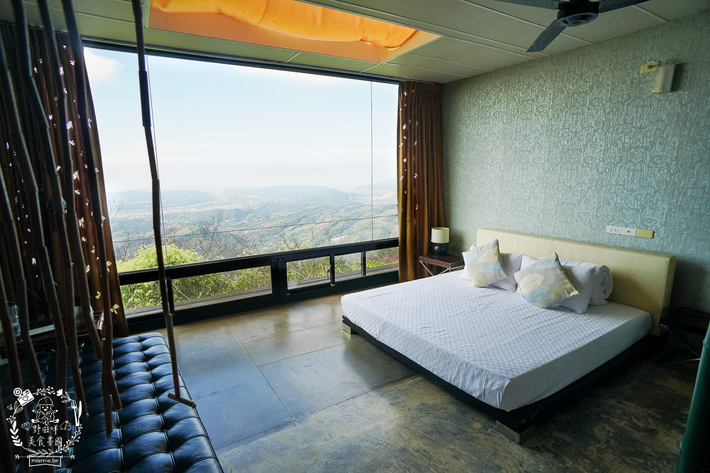 台中景觀住宿[若茵農場]第一名人氣秘境!浪漫夜景x絕美雲海x絢爛夕陽x蔚藍天空~超紓壓休閒景點