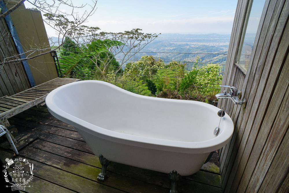 台中景觀住宿[若茵農場]第一名人氣秘境!浪漫夜景x絕美雲海x絢爛夕陽x蔚藍天空~超紓壓休閒景點