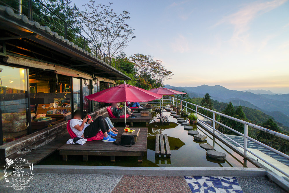 台中景觀住宿[若茵農場]第一名人氣秘境!浪漫夜景x絕美雲海x絢爛夕陽x蔚藍天空~超紓壓休閒景點