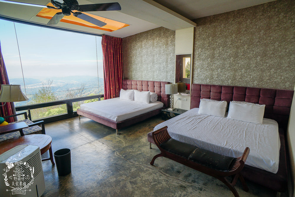 台中景觀住宿[若茵農場]第一名人氣秘境!浪漫夜景x絕美雲海x絢爛夕陽x蔚藍天空~超紓壓休閒景點