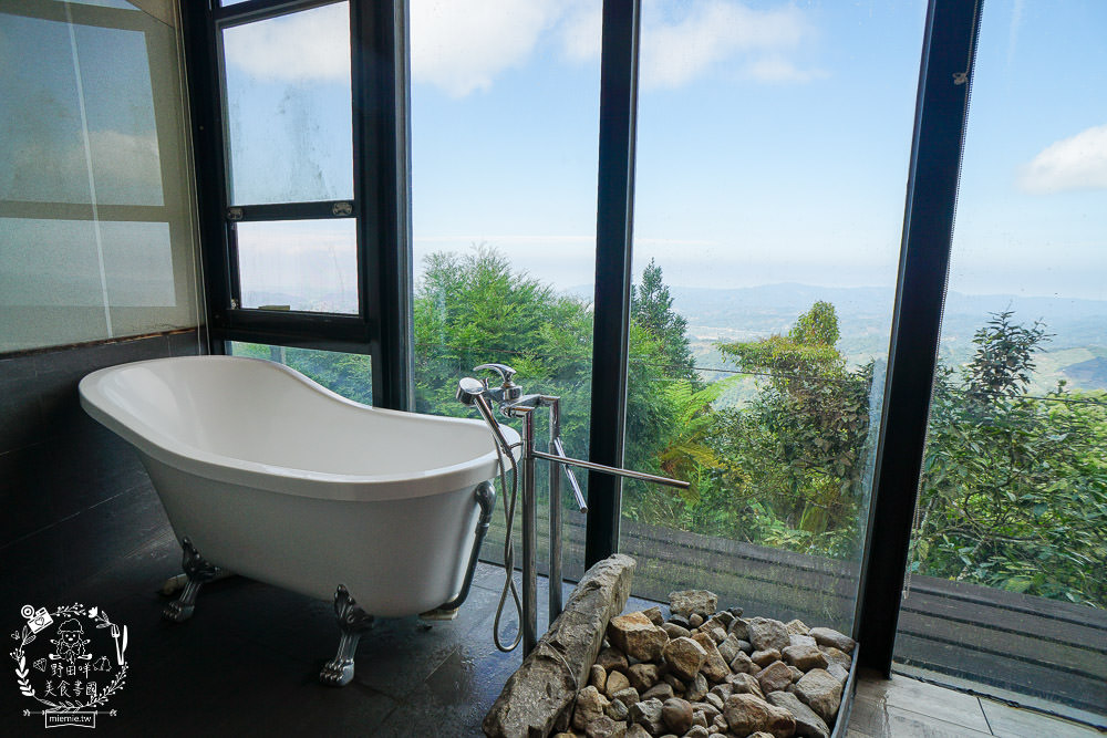 台中景觀住宿[若茵農場]第一名人氣秘境!浪漫夜景x絕美雲海x絢爛夕陽x蔚藍天空~超紓壓休閒景點