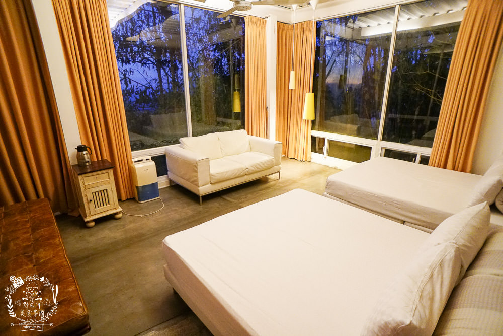 台中景觀住宿[若茵農場]第一名人氣秘境!浪漫夜景x絕美雲海x絢爛夕陽x蔚藍天空~超紓壓休閒景點