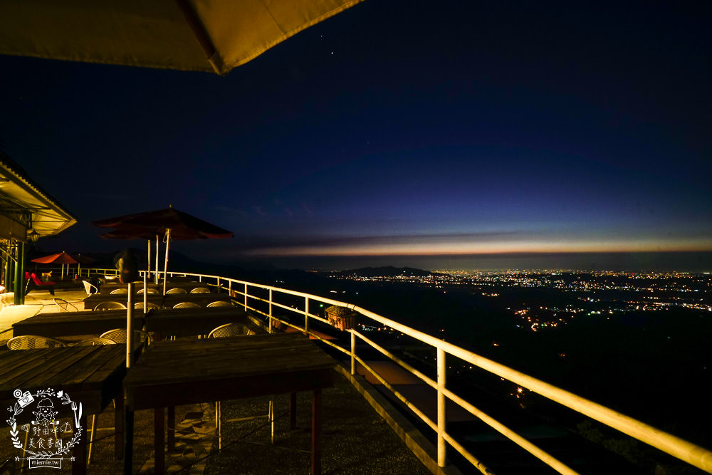 台中景觀住宿[若茵農場]第一名人氣秘境!浪漫夜景x絕美雲海x絢爛夕陽x蔚藍天空~超紓壓休閒景點
