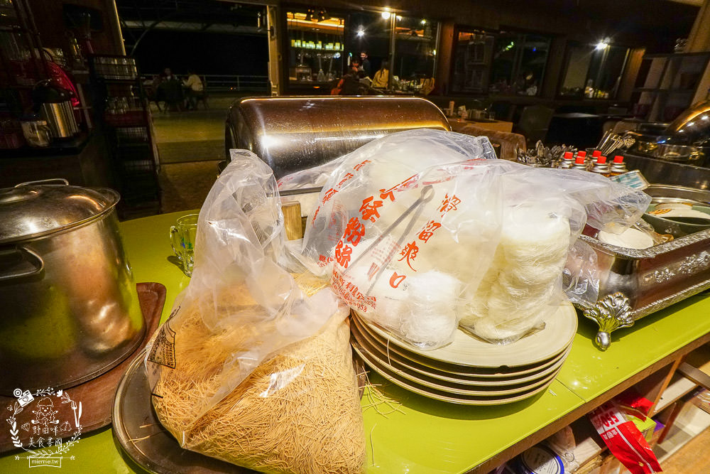 台中景觀住宿[若茵農場]第一名人氣秘境!浪漫夜景x絕美雲海x絢爛夕陽x蔚藍天空~超紓壓休閒景點