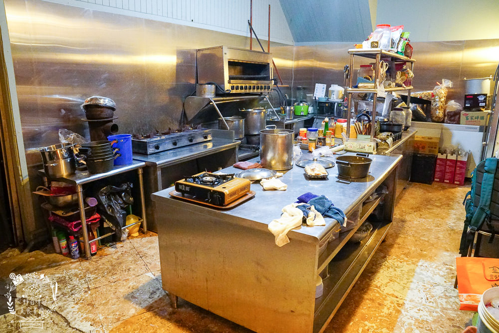 台中景觀住宿[若茵農場]第一名人氣秘境!浪漫夜景x絕美雲海x絢爛夕陽x蔚藍天空~超紓壓休閒景點