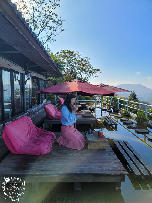 台中景觀住宿[若茵農場]第一名人氣秘境!浪漫夜景x絕美雲海x絢爛夕陽x蔚藍天空~超紓壓休閒景點