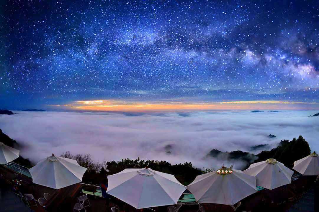 台中景觀住宿[若茵農場]第一名人氣秘境!浪漫夜景x絕美雲海x絢爛夕陽x蔚藍天空~超紓壓休閒景點