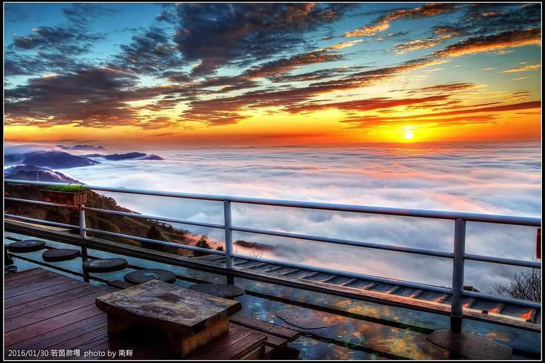 台中景觀住宿[若茵農場]第一名人氣秘境!浪漫夜景x絕美雲海x絢爛夕陽x蔚藍天空~超紓壓休閒景點