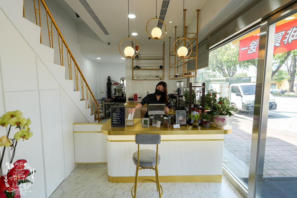 楠梓咖啡店推薦[荳琉咖啡]新開幕的輕奢風自家烘焙精品咖啡店!超正咖啡師還可以許願咖啡豆單!