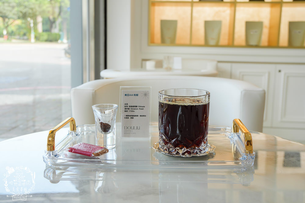 楠梓咖啡店推薦[荳琉咖啡]新開幕的輕奢風自家烘焙精品咖啡店!超正咖啡師還可以許願咖啡豆單!