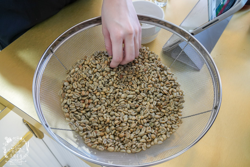 楠梓咖啡店推薦[荳琉咖啡]新開幕的輕奢風自家烘焙精品咖啡店!超正咖啡師還可以許願咖啡豆單!