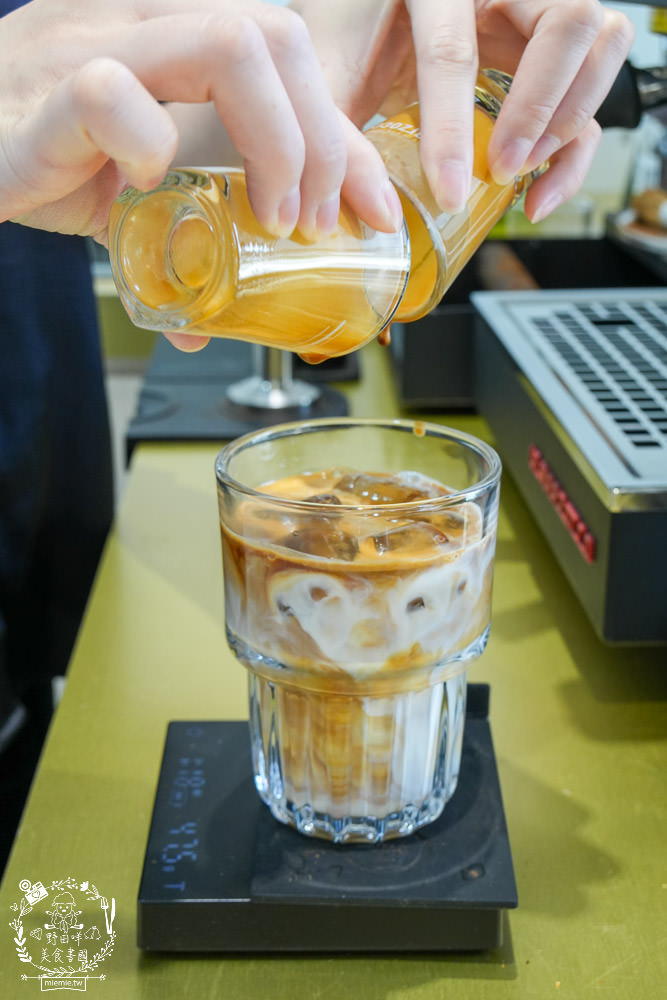 楠梓咖啡店推薦[荳琉咖啡]新開幕的輕奢風自家烘焙精品咖啡店!超正咖啡師還可以許願咖啡豆單!