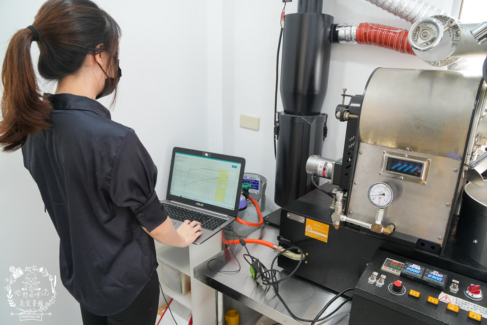 楠梓咖啡店推薦[荳琉咖啡]新開幕的輕奢風自家烘焙精品咖啡店!超正咖啡師還可以許願咖啡豆單!