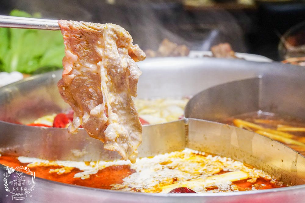 高雄[華寧麻辣鍋]營業14年的超人氣麻辣鍋店!滿1000送美國和牛+打卡送大肉盤?壽星打卡享22公分大草蝦超值優惠?