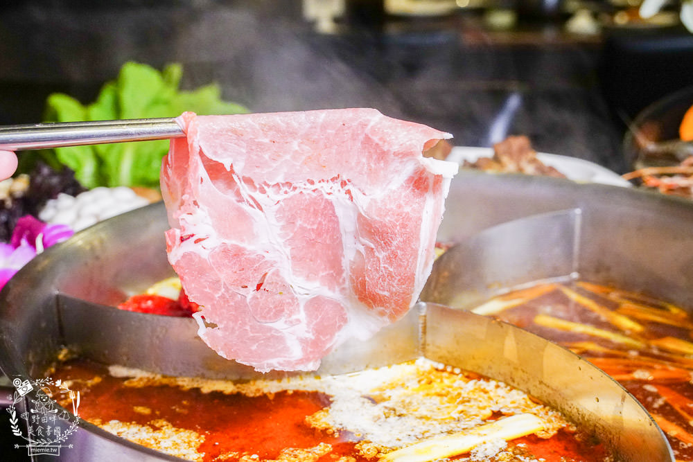 高雄[華寧麻辣鍋]營業14年的超人氣麻辣鍋店!滿1000送美國和牛+打卡送大肉盤?壽星打卡享22公分大草蝦超值優惠?