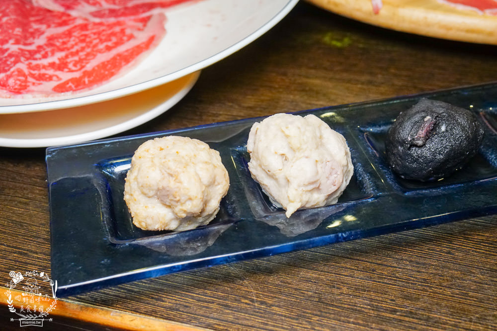 高雄[華寧麻辣鍋]營業14年的超人氣麻辣鍋店!滿1000送美國和牛+打卡送大肉盤?壽星打卡享22公分大草蝦超值優惠?