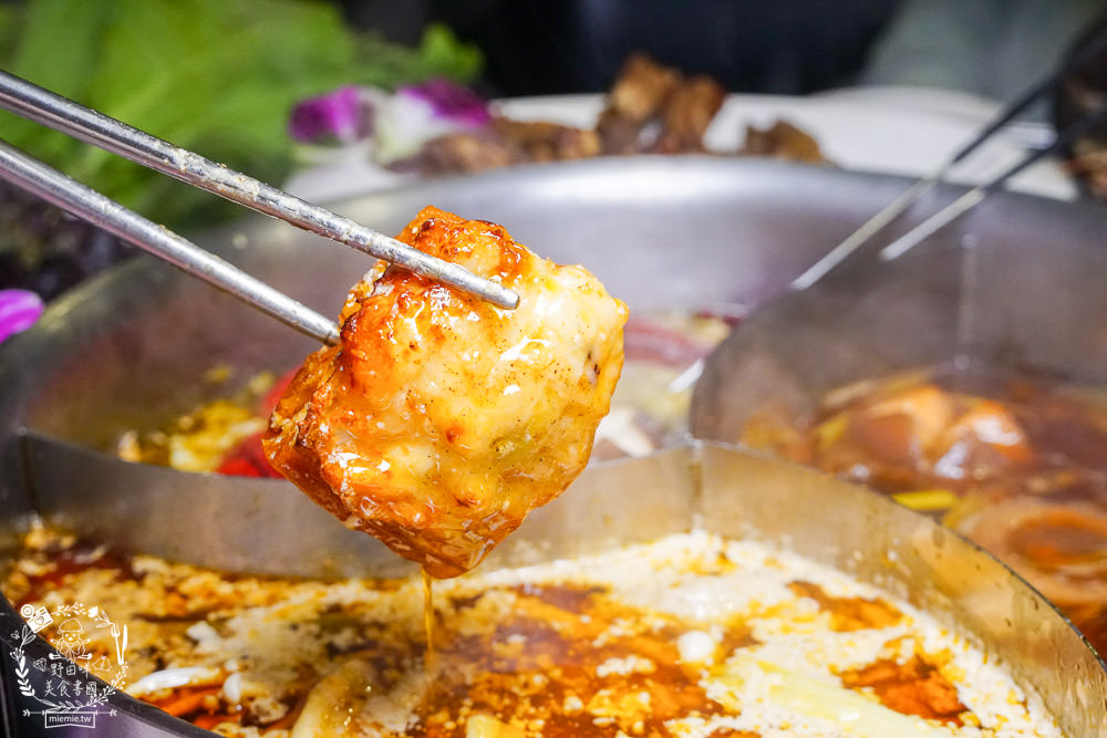 高雄[華寧麻辣鍋]營業14年的超人氣麻辣鍋店!滿1000送美國和牛+打卡送大肉盤?壽星打卡享22公分大草蝦超值優惠?