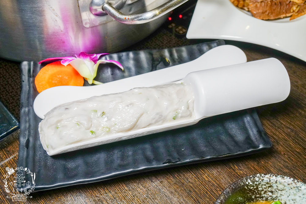 高雄[華寧麻辣鍋]營業14年的超人氣麻辣鍋店!滿1000送美國和牛+打卡送大肉盤?壽星打卡享22公分大草蝦超值優惠?