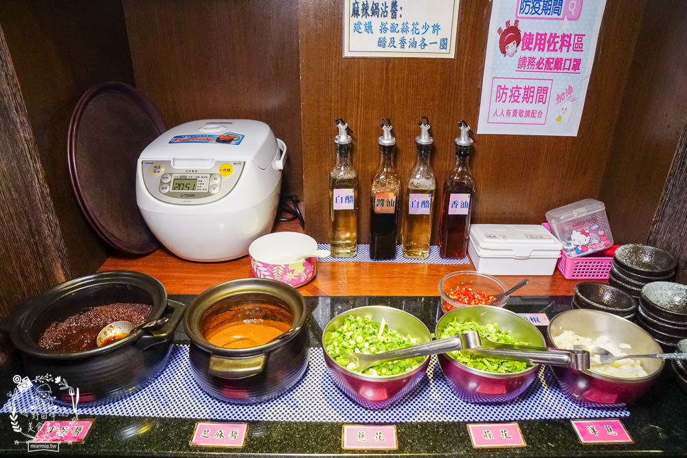 高雄[華寧麻辣鍋]營業14年的超人氣麻辣鍋店!滿1000送美國和牛+打卡送大肉盤?壽星打卡享22公分大草蝦超值優惠?