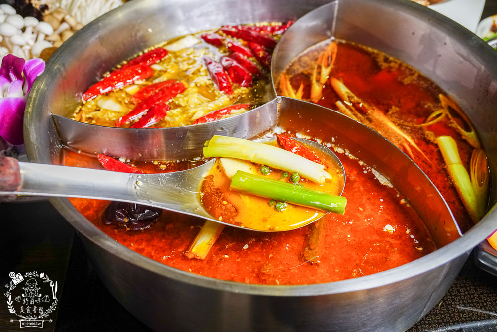 高雄[華寧麻辣鍋]營業14年的超人氣麻辣鍋店!滿1000送美國和牛+打卡送大肉盤?壽星打卡享22公分大草蝦超值優惠?