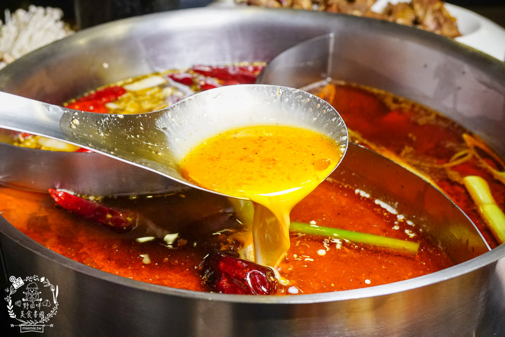 高雄[華寧麻辣鍋]營業14年的超人氣麻辣鍋店!滿1000送美國和牛+打卡送大肉盤?壽星打卡享22公分大草蝦超值優惠?