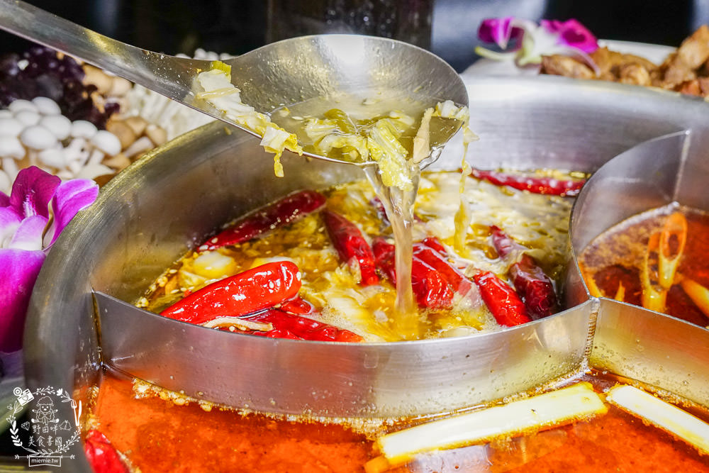 高雄[華寧麻辣鍋]營業14年的超人氣麻辣鍋店!滿1000送美國和牛+打卡送大肉盤?壽星打卡享22公分大草蝦超值優惠?