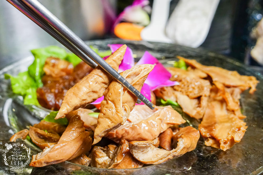 高雄[華寧麻辣鍋]營業14年的超人氣麻辣鍋店!滿1000送美國和牛+打卡送大肉盤?壽星打卡享22公分大草蝦超值優惠?