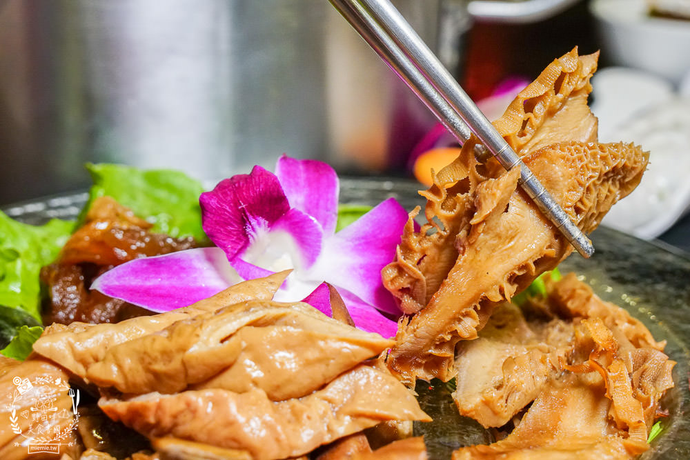 高雄[華寧麻辣鍋]營業14年的超人氣麻辣鍋店!滿1000送美國和牛+打卡送大肉盤?壽星打卡享22公分大草蝦超值優惠?