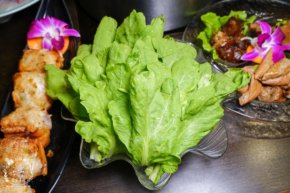 高雄[華寧麻辣鍋]營業14年的超人氣麻辣鍋店!滿1000送美國和牛+打卡送大肉盤?壽星打卡享22公分大草蝦超值優惠?