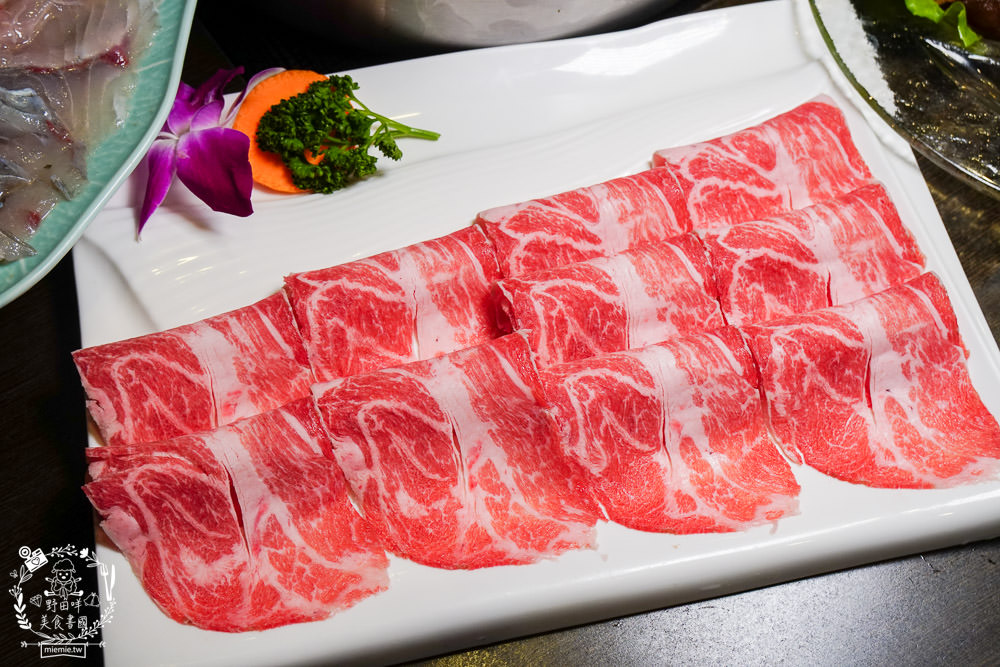 高雄[華寧麻辣鍋]營業14年的超人氣麻辣鍋店!滿1000送美國和牛+打卡送大肉盤?壽星打卡享22公分大草蝦超值優惠?