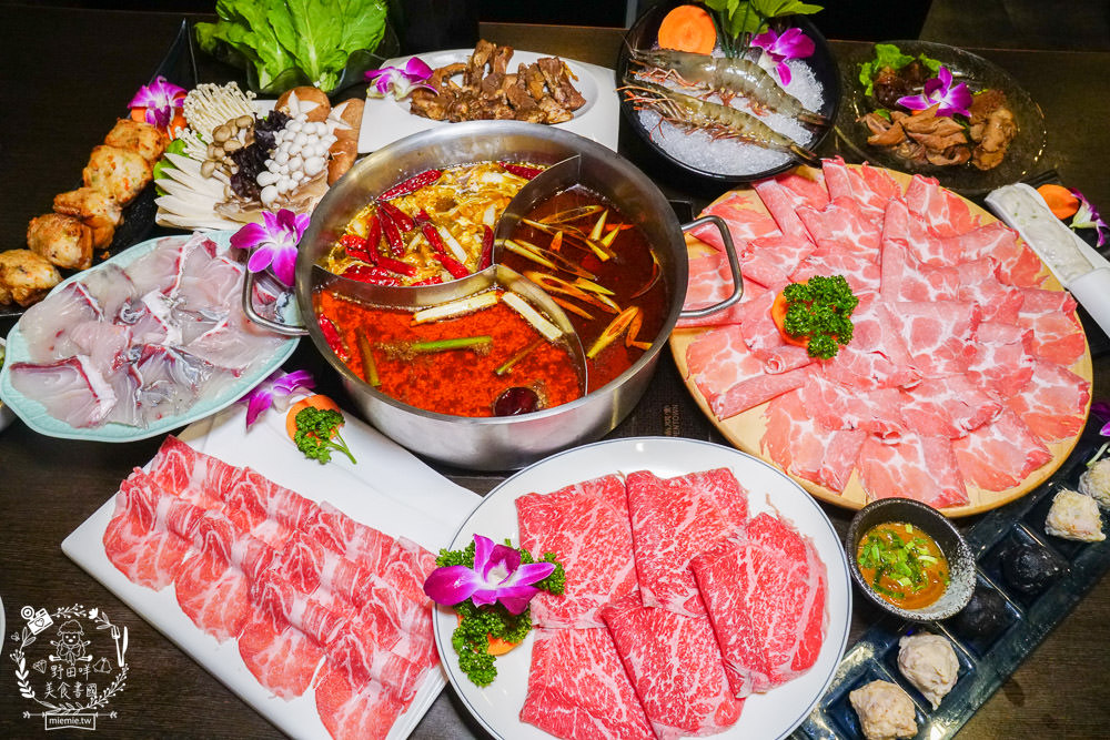 高雄[華寧麻辣鍋]營業14年的超人氣麻辣鍋店!滿1000送美國和牛+打卡送大肉盤?壽星打卡享22公分大草蝦超值優惠?