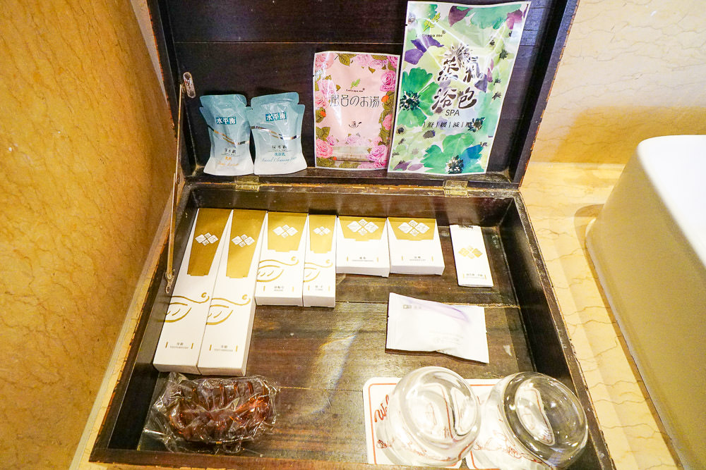 高雄華水亭汽車旅館|超浪漫露天浴池|舒適到猶如渡假一樣的汽旅住宿